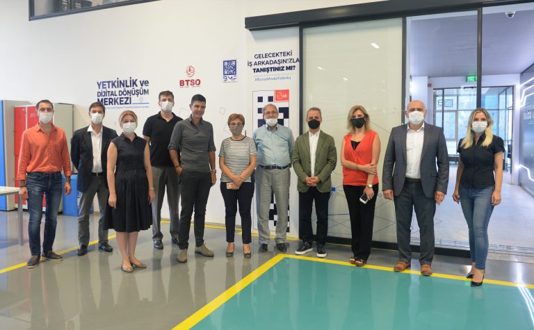 BOSİAD yönetimi Bursa Model Fabrika’yı ziyaret etti BOSİAD yönetimi Bursa Model Fabrika’yı ziyaret etti