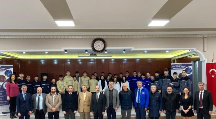 Atatürk MTAL’de 9. Sınıf Öğrencileri İçin Temsili Önlük Giydirme Töreni Düzenlendi